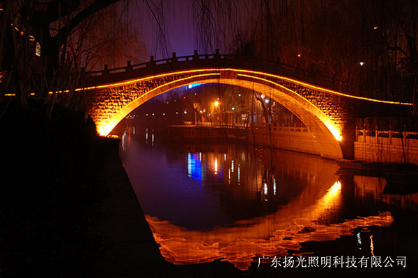 橋梁燈光亮化