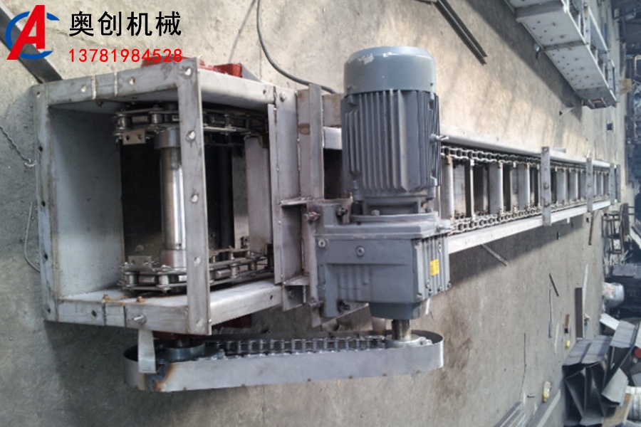 埋刮（guā）板輸送機